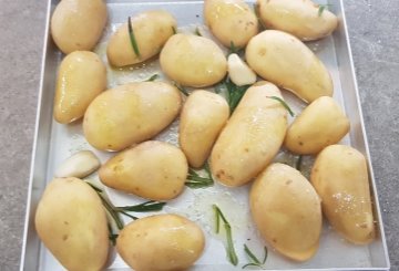 PATATE NOVELLE AL FORNO preparazione 2