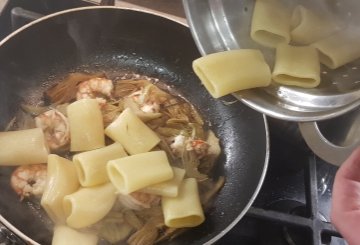 PASTA CARCIOFI E GAMBERI preparazione 9