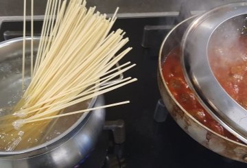 SPAGHETTI CON LE POLPETTINE preparazione 11