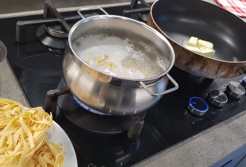 FETTUCCINE ALFREDO preparazione 0