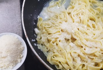 FETTUCCINE ALFREDO preparazione 2