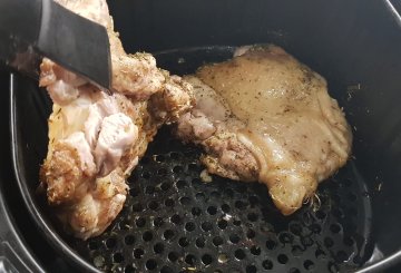 BISTECCA DI POLLO IN FRIGGITRICE AD ARIA preparazione 1