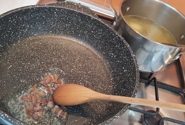 RISOTTO CON ACCIUGHE preparazione 1