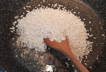 RISOTTO CON ACCIUGHE preparazione 3