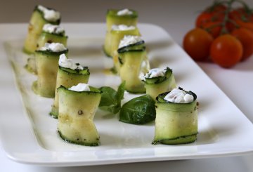 CETRIOLI RIPIENI DI RICOTTA preparazione 2