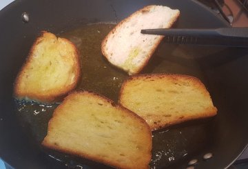 BRUSCHETTE FRITTE preparazione 2