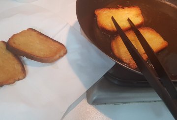 BRUSCHETTE FRITTE preparazione 3