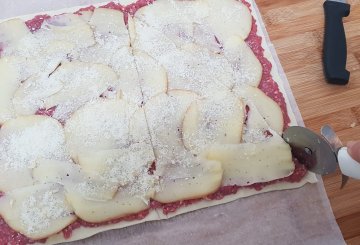 CORNETTI DI PASTA SFOGLIA RIPIENI DI CARNE preparazione 5