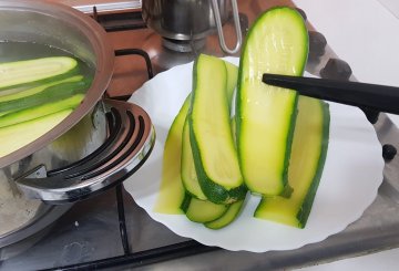 INVOLTINI DI ZUCCHINE preparazione 2