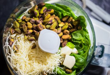 SPAGHETTI VONGOLE E PISTACCHI preparazione 0