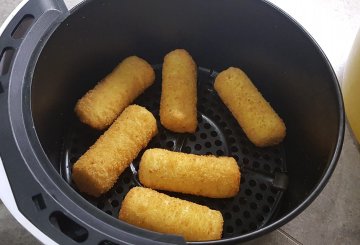 CROCCHETTE DI PATATE SURGELATE IN FRIGGITRICE AD ARIA preparazione 1