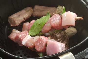 GRIGLIATA DI POLLO E TACCHINO IN FRIGGITRICE AD ARIA preparazione 1