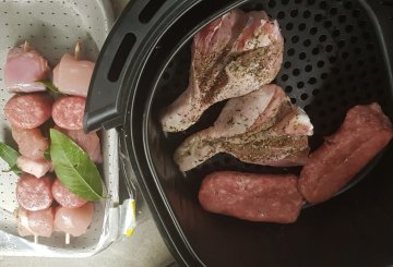 GRIGLIATA DI POLLO E TACCHINO IN FRIGGITRICE AD ARIA preparazione 0