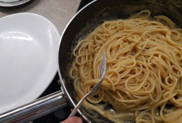 SPAGHETTI AI RICCI DI MARE preparazione 10