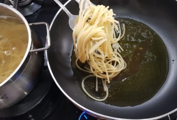 SPAGHETTI AI RICCI DI MARE preparazione 7