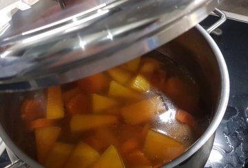 VELLUTATA DI ZUCCA E CAROTE preparazione 5