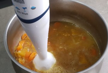 VELLUTATA DI ZUCCA E CAROTE preparazione 6