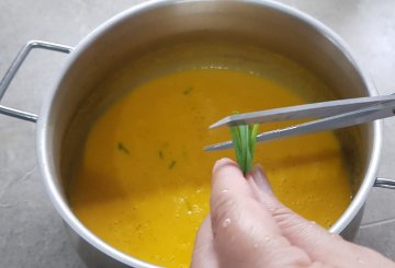 VELLUTATA DI ZUCCA E CAROTE preparazione 7