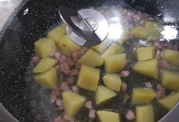 PASTA BROCCOLI E PATATE preparazione 2