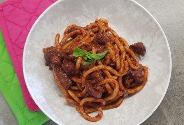 PASTA AL  RAGÚ DI POLPO preparazione 9