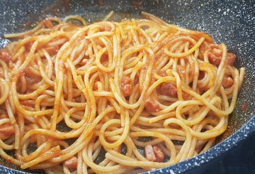 PASTA CON POMODORO E PANCETTA preparazione 5