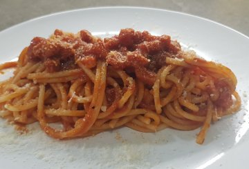 PASTA CON POMODORO E PANCETTA preparazione 6