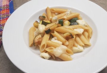 Pasta Zucchine E Gorgonzola preparazione 5