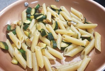 Pasta Zucchine E Gorgonzola preparazione 3