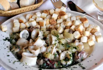TOTANI IN UMIDO CON FUNGHI E PATATE   