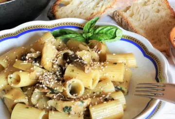 PASTA CON CARCIOFI E FUNGHI  
