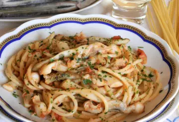 BUCATINI AL SUGO DI CANNOLICCHI
