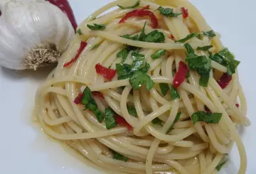 SPAGHETTI AGLIO OLIO E PEPERONCINO