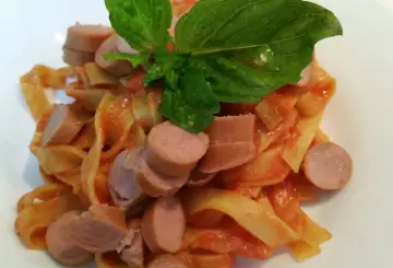 TAGLIATELLE SFIZIOSE CON WURSTEL
