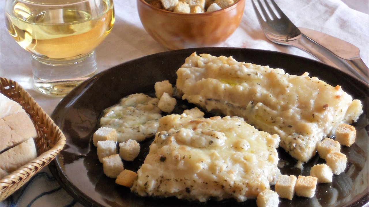 Baccalà in salsa con basilico e aglio  