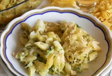 PASTICCIO DI PASTA CON BROCCOLI E PISELLI   