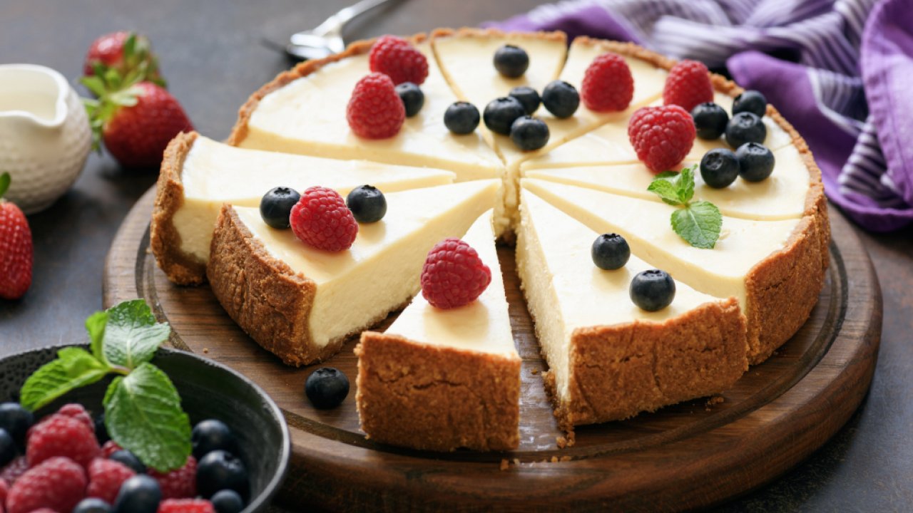 Cheesecake alle pesche con fiori eduli - Cookidoo® – la nostra piattaforma  ufficiale di ricette per Bimby®