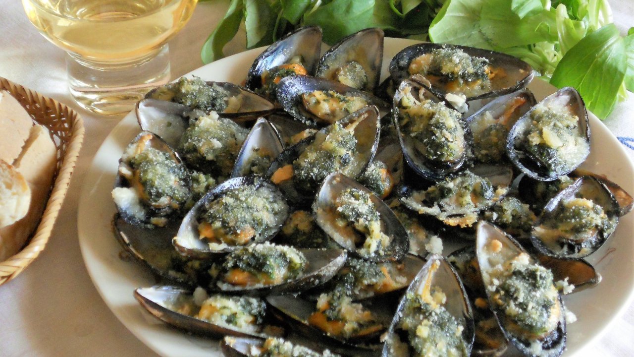 Cozze al forno con aglio e prezzemolo