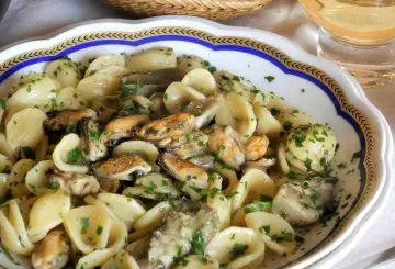 ORECCHIETTE, COZZE E CARCIOFI