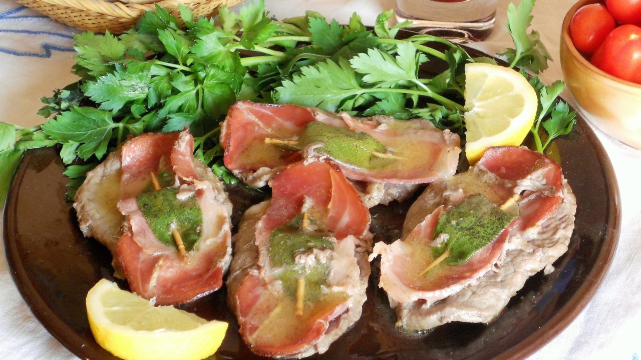 Saltimbocca con speck e salvia alla salsa di limone