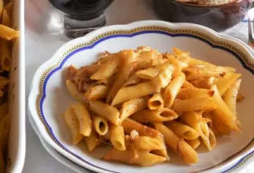 PASTA E CACIO IN FORNO AL SUGO DI GULASCH