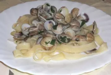 TAGLIATELLE DI SEMOLA CON LUPINI SFUMATI ALL'EST!EST!!EST!!!