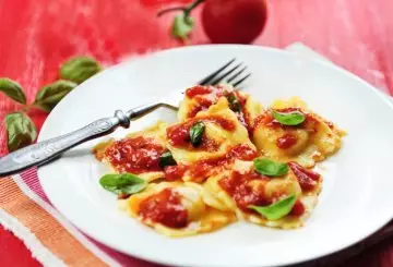 RAVIOLI DI CERNIA E BORRAGINE