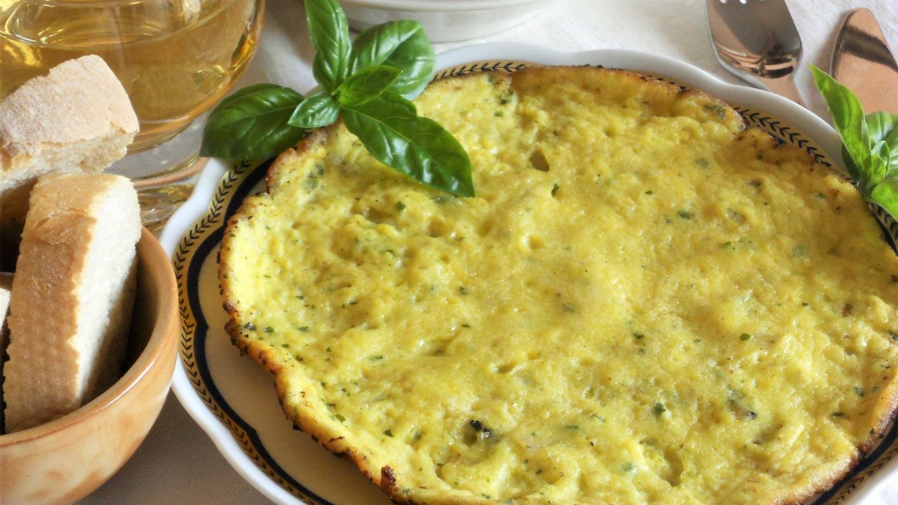 Frittata di cannolicchi con aglio e basilico