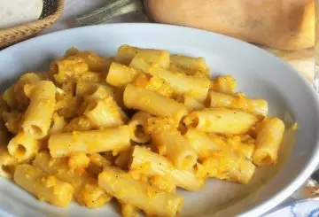 PASTA ALLA CREMA DI ZUCCA E CAVOLFIORE ARANCIONE
