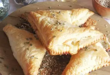 SFOGLIATINE AL SALMONE AFFUMICATO E BRIE