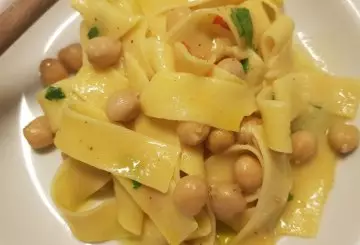 PASTA E CECI ALLA NAPOLETANA