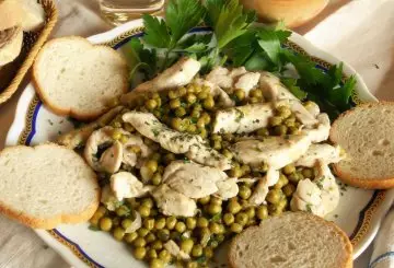STRACCETTI DI POLLO CON PISELLI