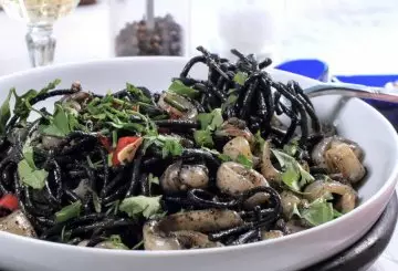 LINGUINE AL NERO DI SEPPIA