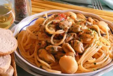 SUGO AI FRUTTI DI MARE CON BUCATINI