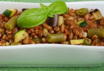 INSALATA DI FARRO CON VERDURE